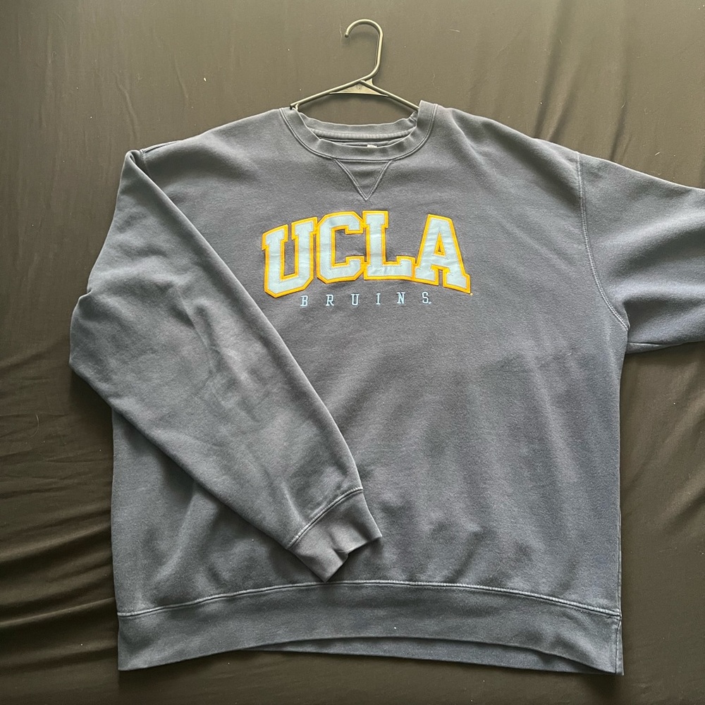 UCLA BRUINS COLLEGE SWEATSHIRT